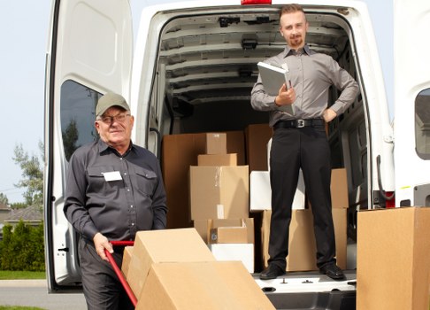 Local removal service managing access and parking near Hadley Wood homes