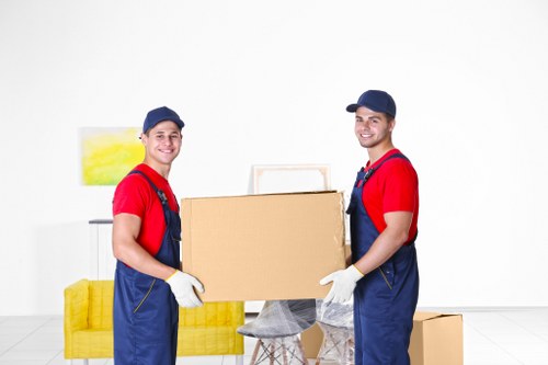 Local moving team handling access and parking challenges in Hadley Wood