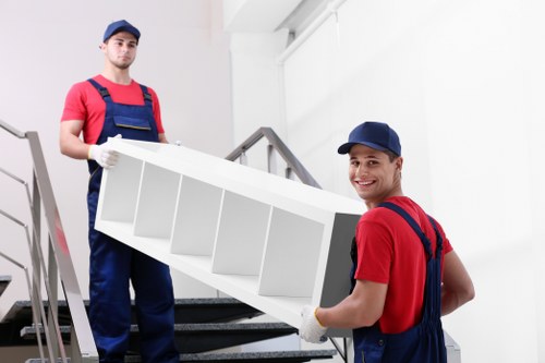 Moving van service for homes in Hadley Wood