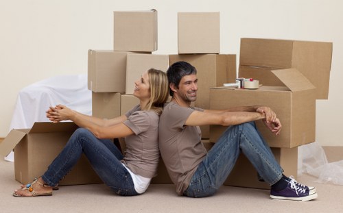 Careful moving van support for a Hadley Wood relocation