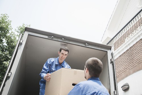 Moving service for homes and small businesses in Hadley Wood