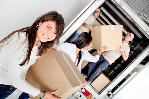 Packing and loading support for a move in Hadley Wood