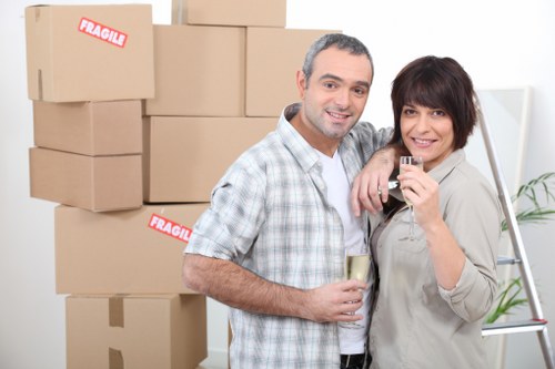 Nearby area coverage for commercial moves around Hadley Wood